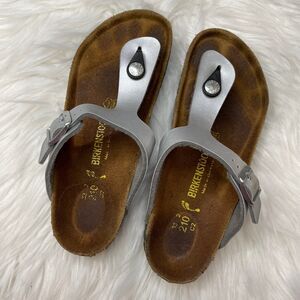 Birkenstock Gizeh Footbed Sandal, Silver Faux Leather, Girls  Size 33